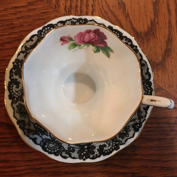 Royal Albert, Senorita, teacup & saucer - Picture 4 of 9